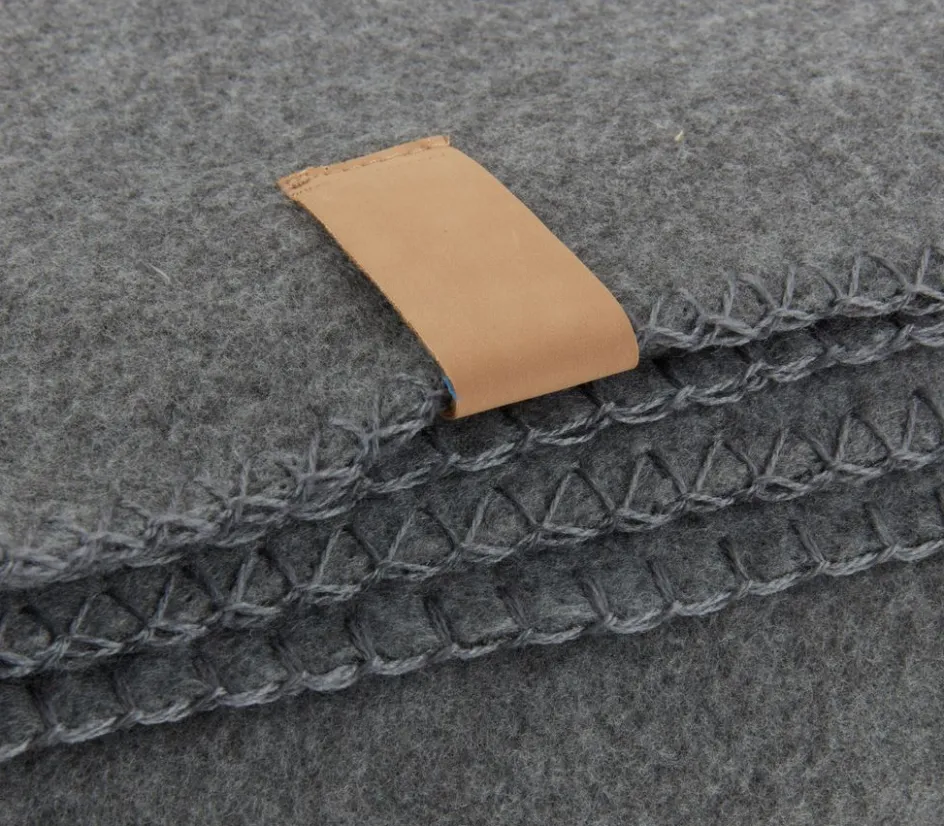Outlet DAGLILJEManta de forro DAGLILJE 130x170 gris oscuro Mantas