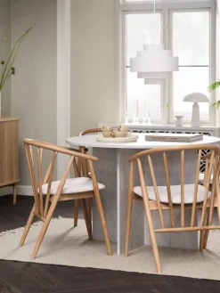 Hot KRONDAL + LYKSBORGMesa KRONDAL Ø110 travertino + 4 LYKSBORG roble natural Mesas De Comedor|Conjuntos De Comedor