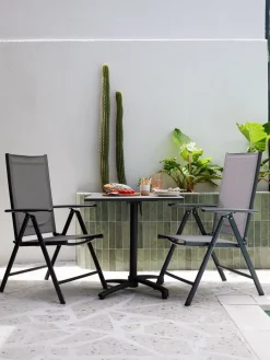 TIPMOSE + MELLBYMesa TIPMOSE L70 gris + 2 sillas MELLBY negro Conjuntos Mesa Y Sillas De Jardín